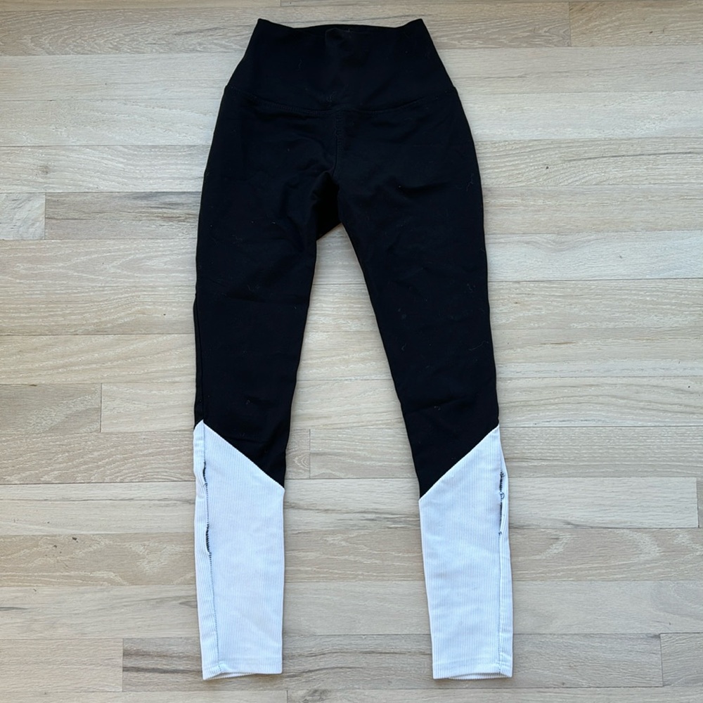 Five rhe label Five dancewear leggings, black/white, sz YXL